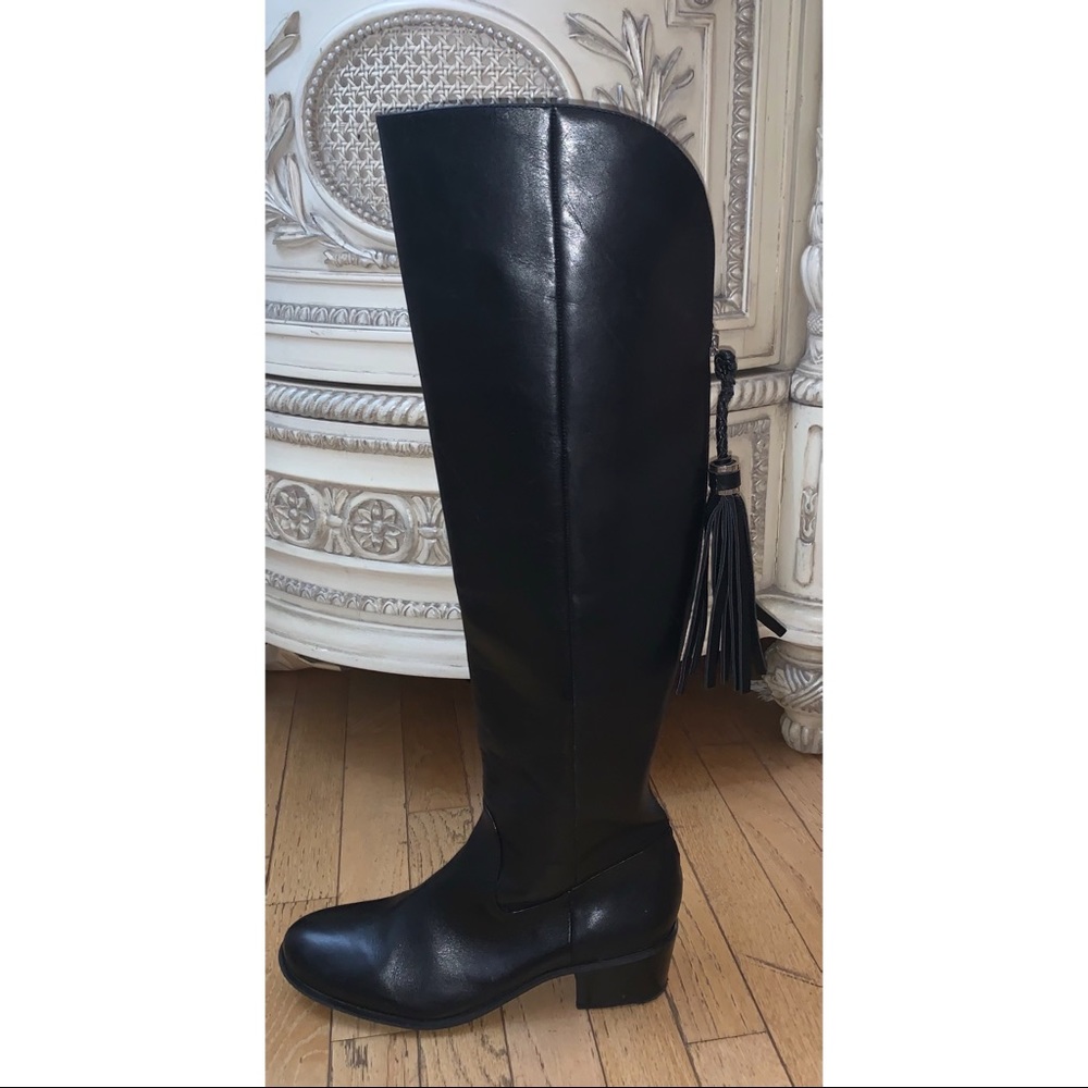 INC BEVERLEY BLACK BOOTS
International Concepts